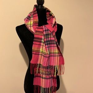 D&Y Softer than Cashmere scarf, 65 inches long, plaid, fringe bottom